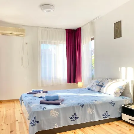 Apartment Lovely 2 Bedroom For 6 Guest In
